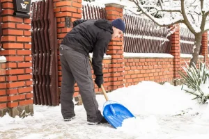 Snow plowing vs. snow shoveling for businesses
